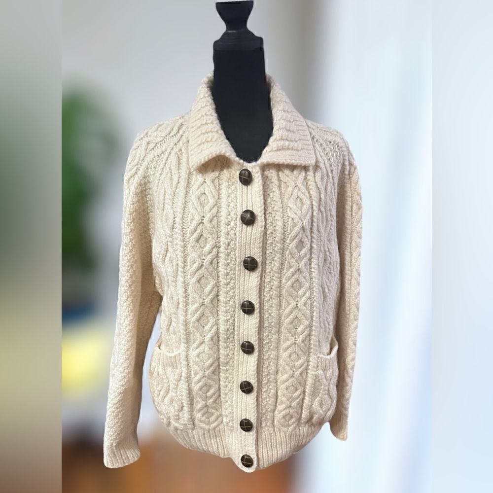 VINTAGE Hand-Knitted New Wool Chunky Boyfriend Fisherman Aran Cardigan Sweater 4 - Picture 3 of 16